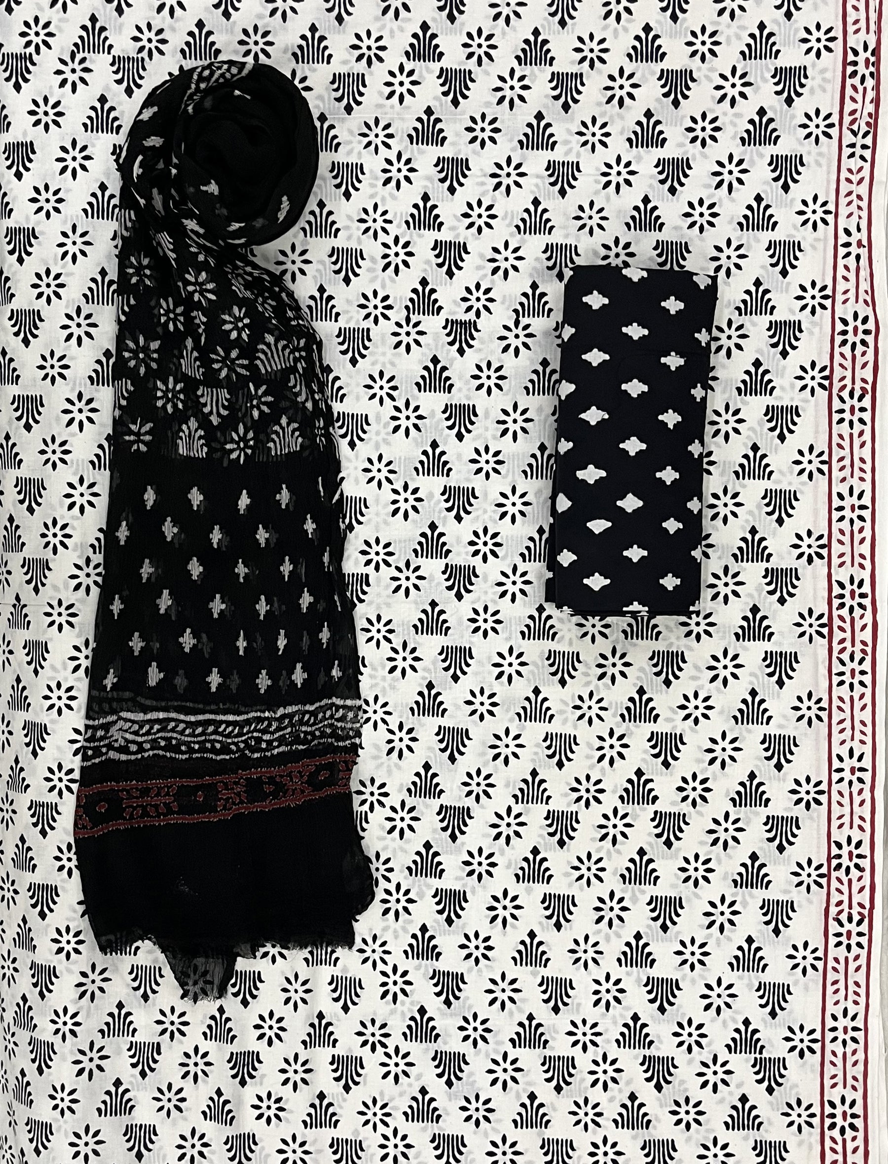 Block Printed Unstitched Dress Material With Chiffon Dupatta