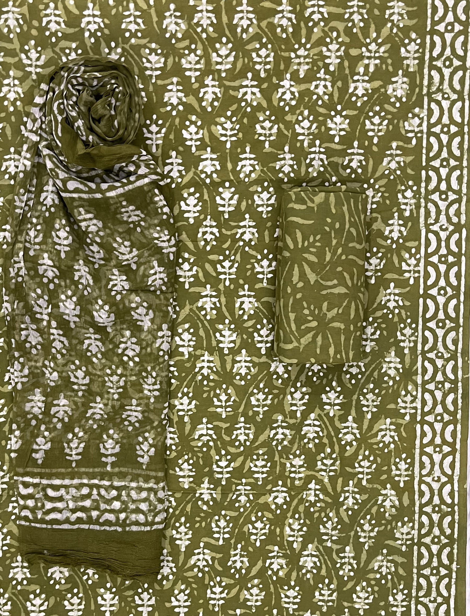 Block Printed Unstitched Dress Material With Chiffon Dupatta