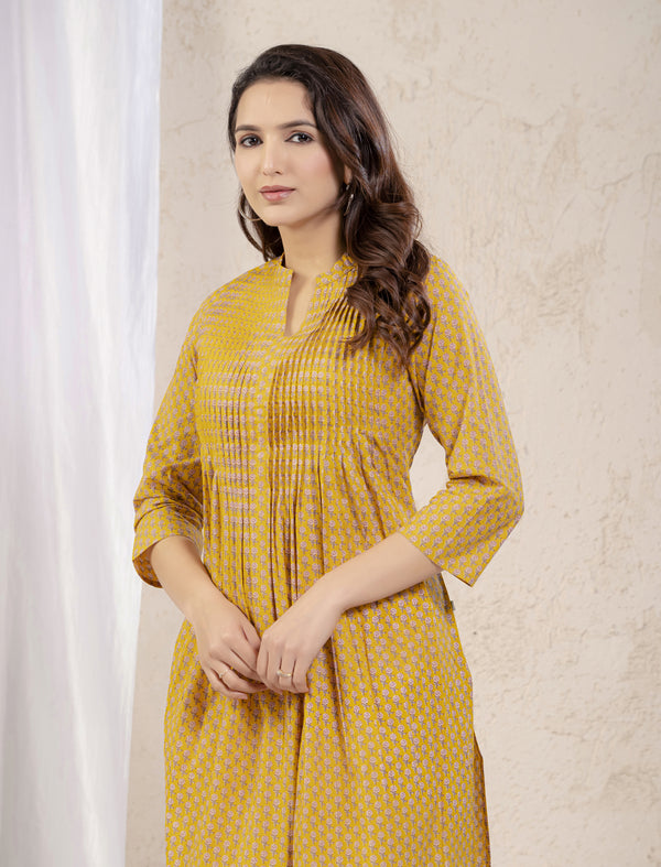 Yellow Butti Printed Straight Kurti